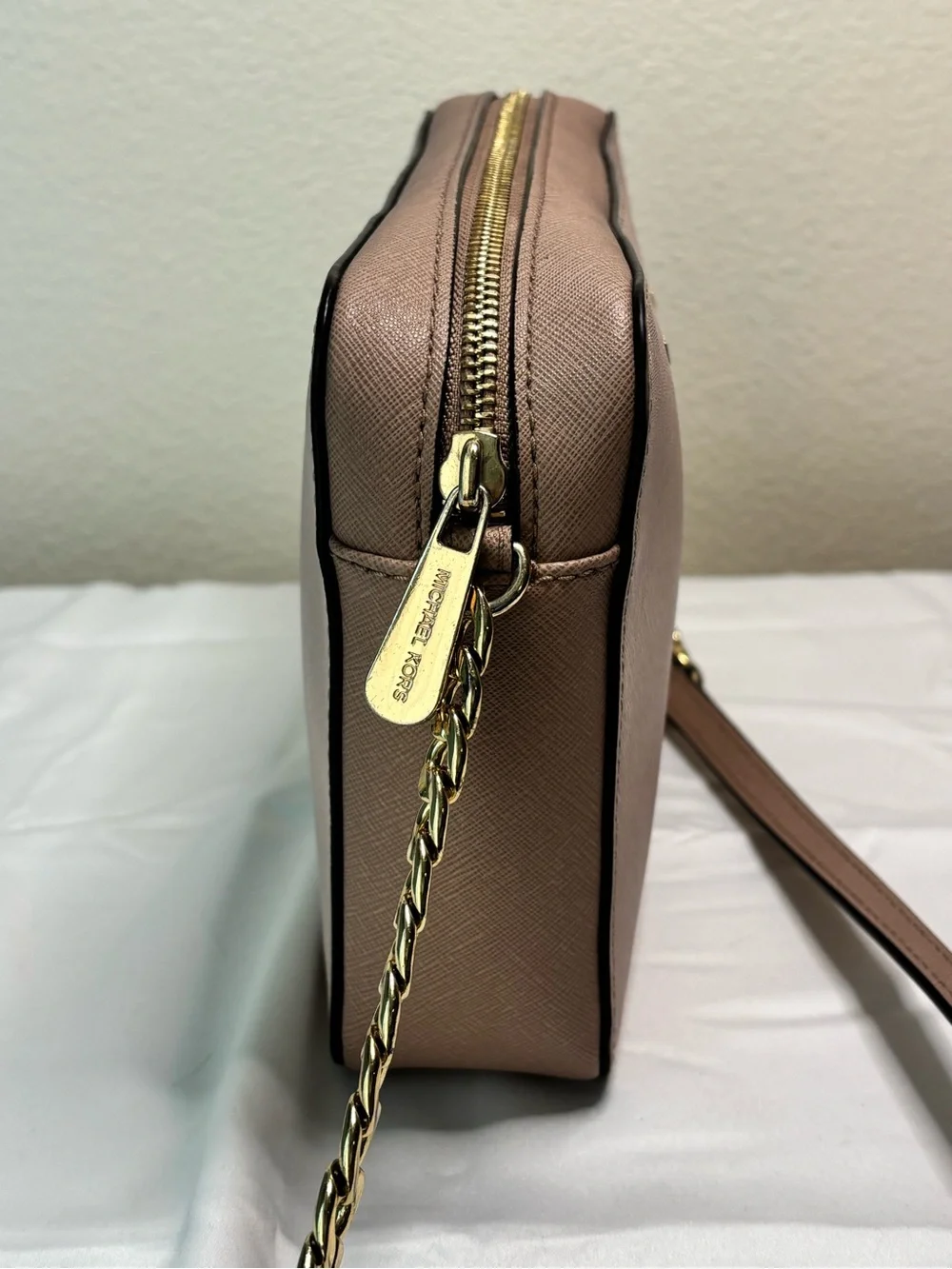 Michael Kors Jet Set Pink Saffiano Leather Crossbody Camera Bag Gold Chain